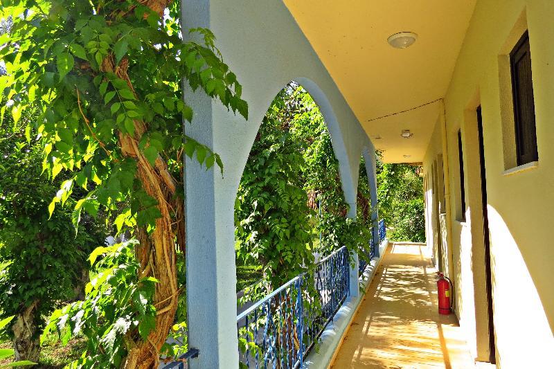 Maritime Hotel Apartments Petaloudes Εξωτερικό φωτογραφία