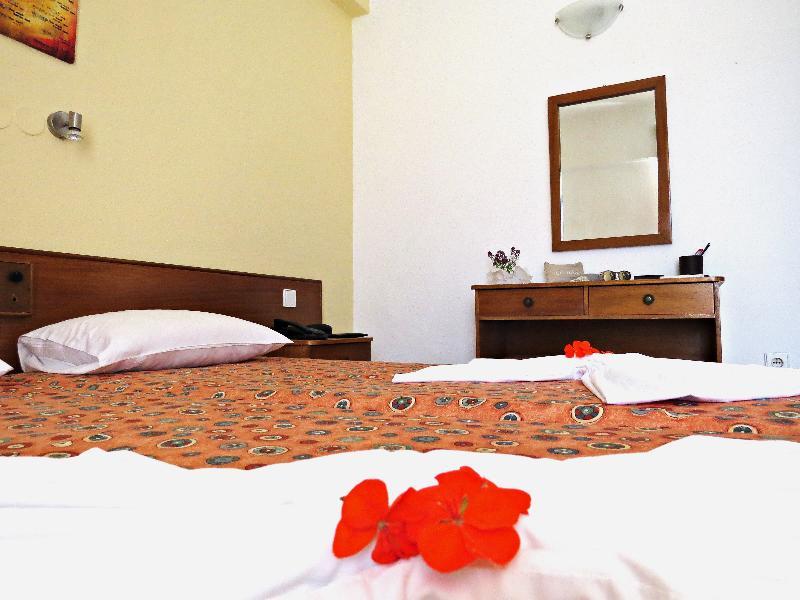 Maritime Hotel Apartments Petaloudes Εξωτερικό φωτογραφία