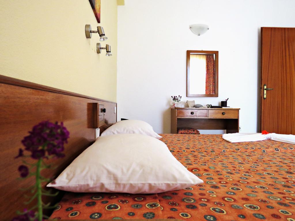 Maritime Hotel Apartments Petaloudes Εξωτερικό φωτογραφία